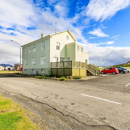 Riverside Hostel بلونديوس المظهر الخارجي الصورة