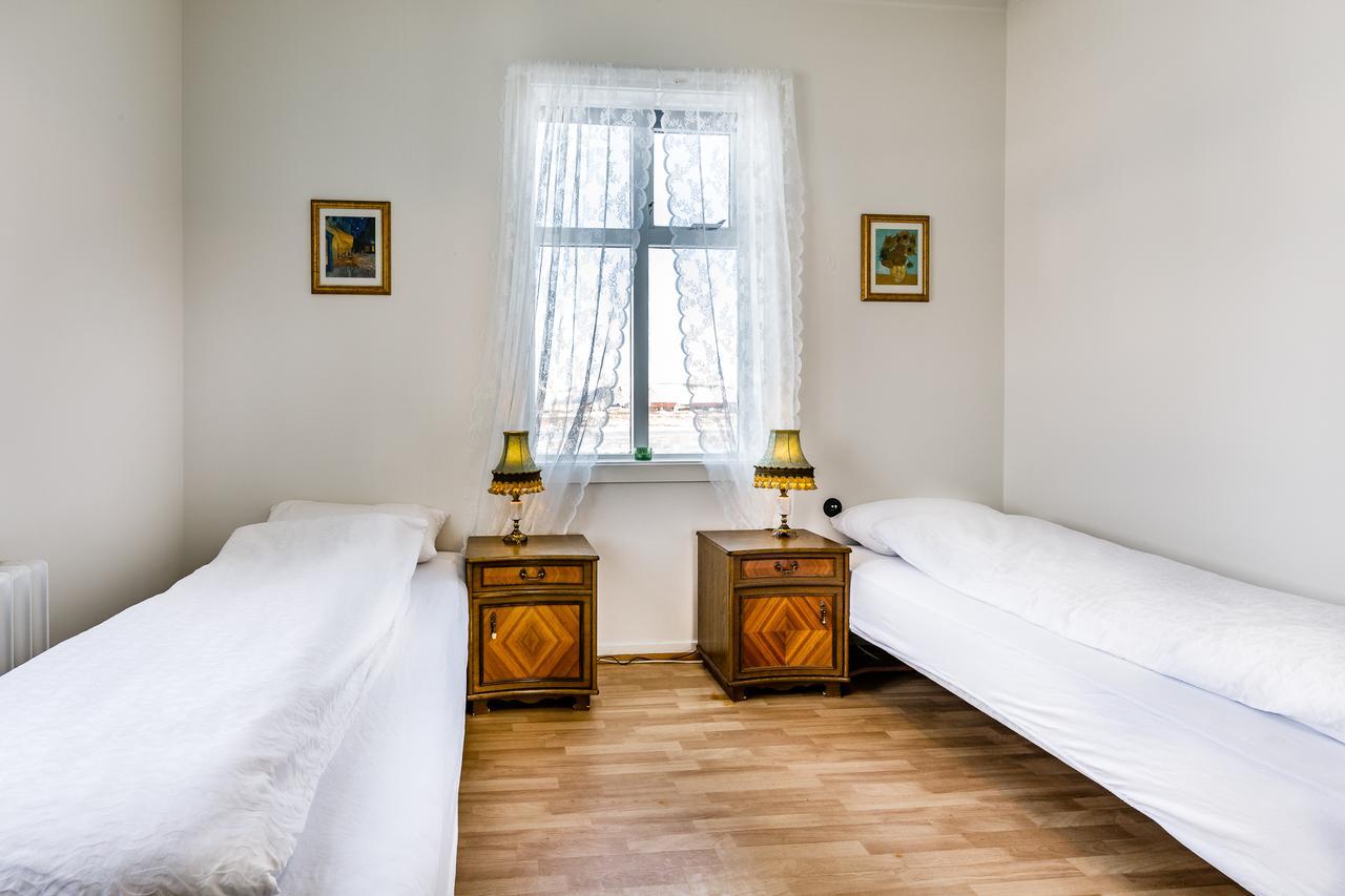 Riverside Hostel بلونديوس المظهر الخارجي الصورة