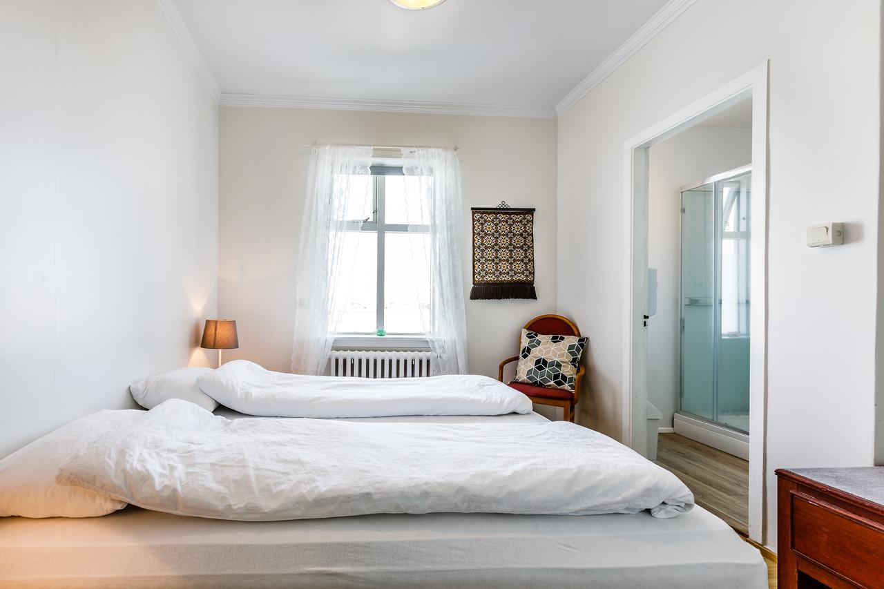 Riverside Hostel بلونديوس المظهر الخارجي الصورة