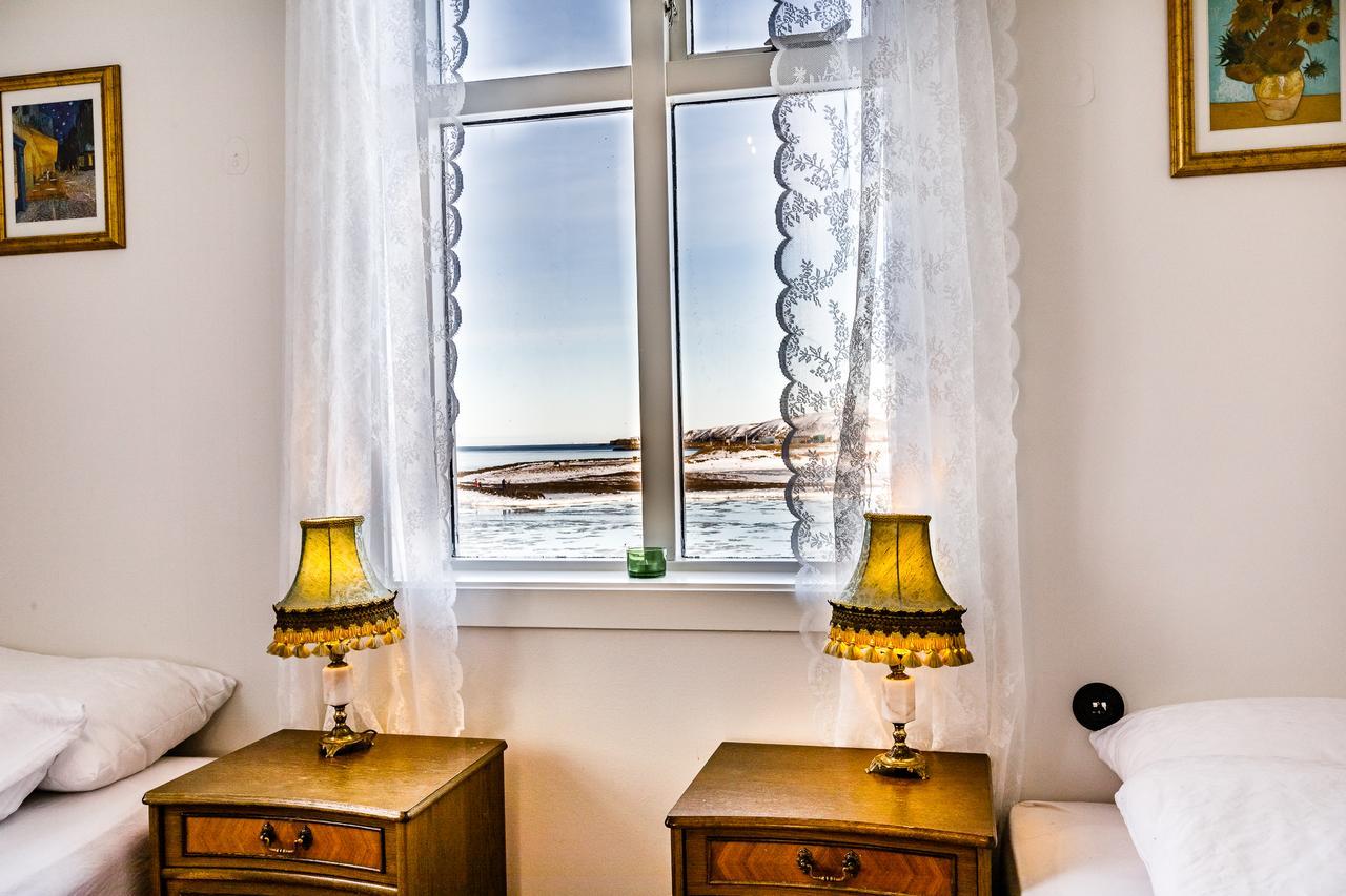 Riverside Hostel بلونديوس المظهر الخارجي الصورة