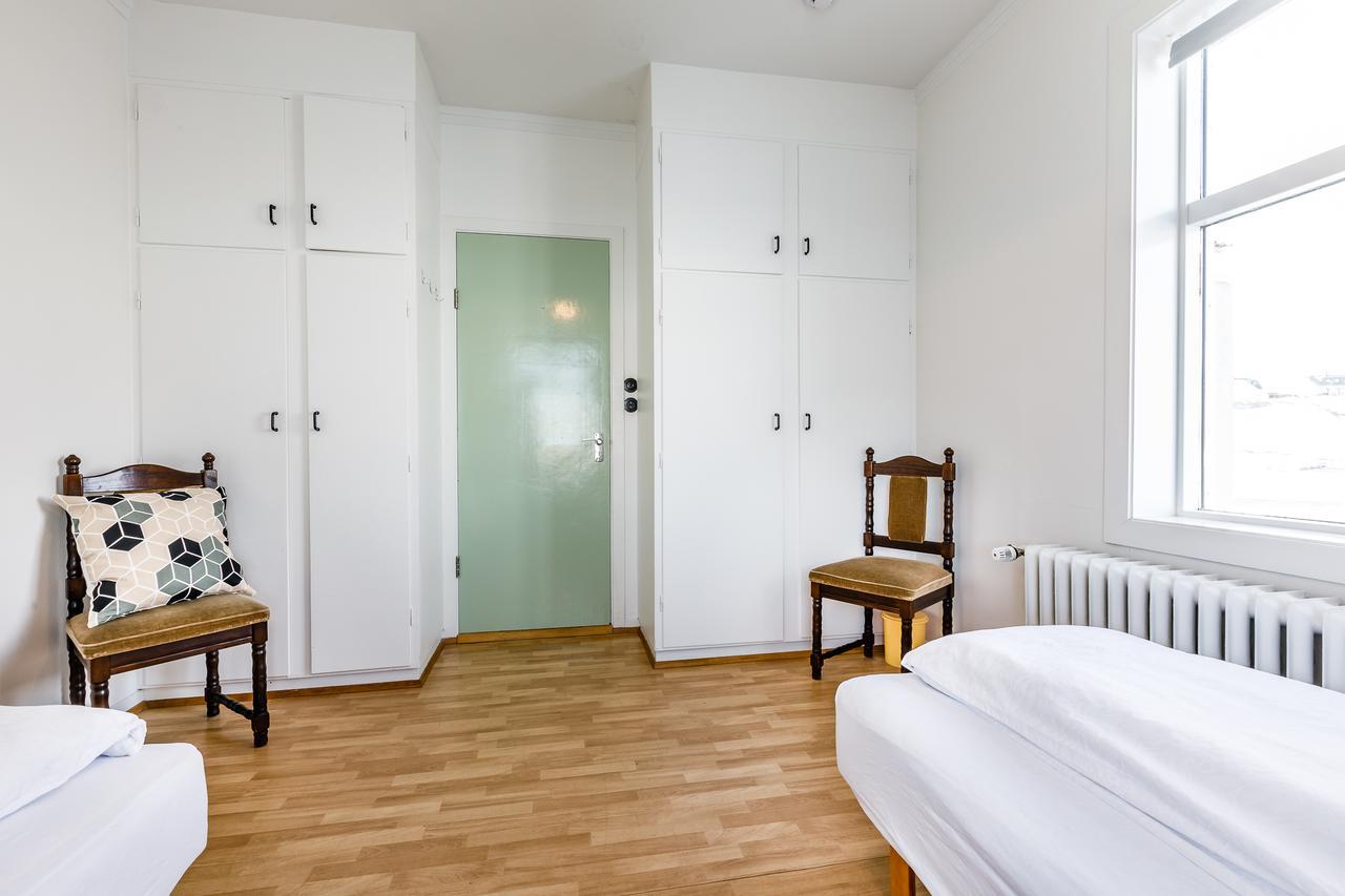 Riverside Hostel بلونديوس المظهر الخارجي الصورة
