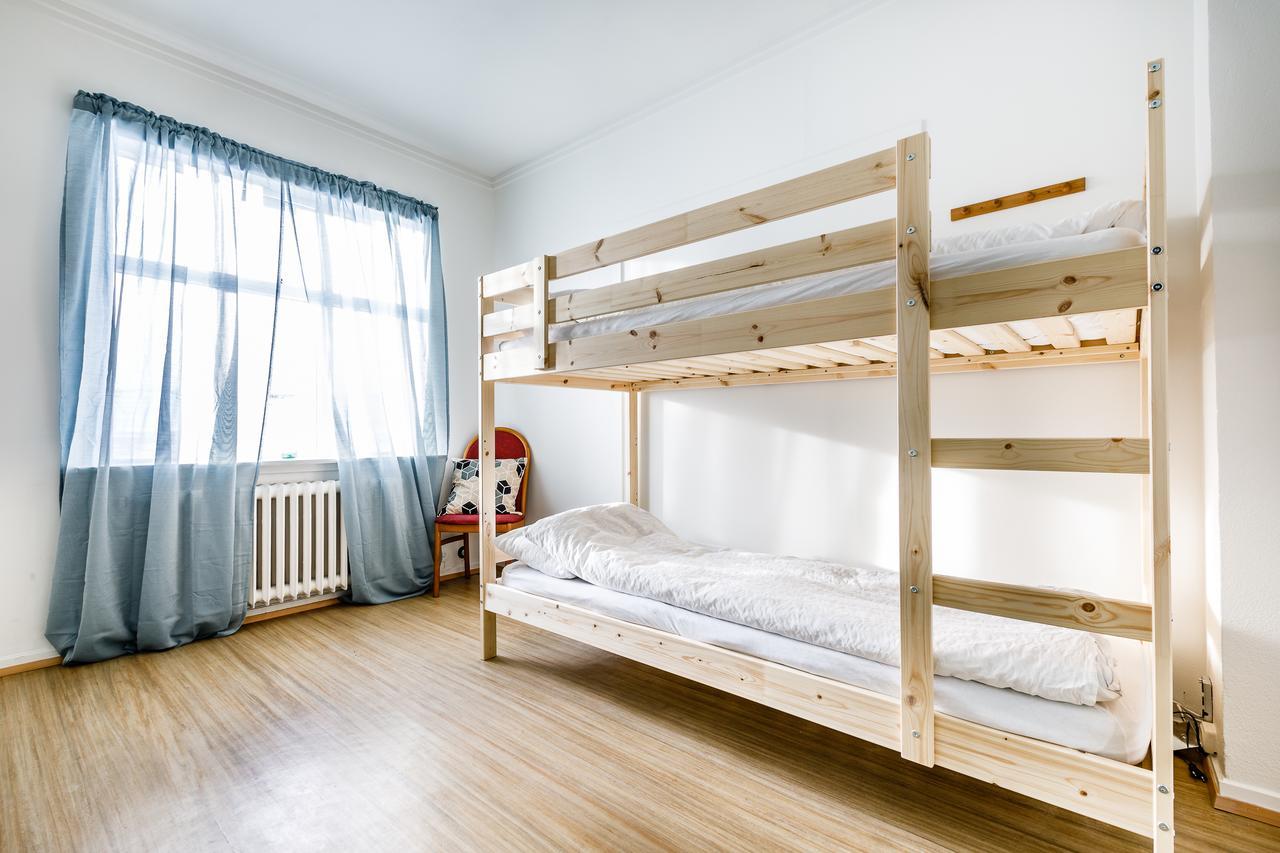 Riverside Hostel بلونديوس المظهر الخارجي الصورة