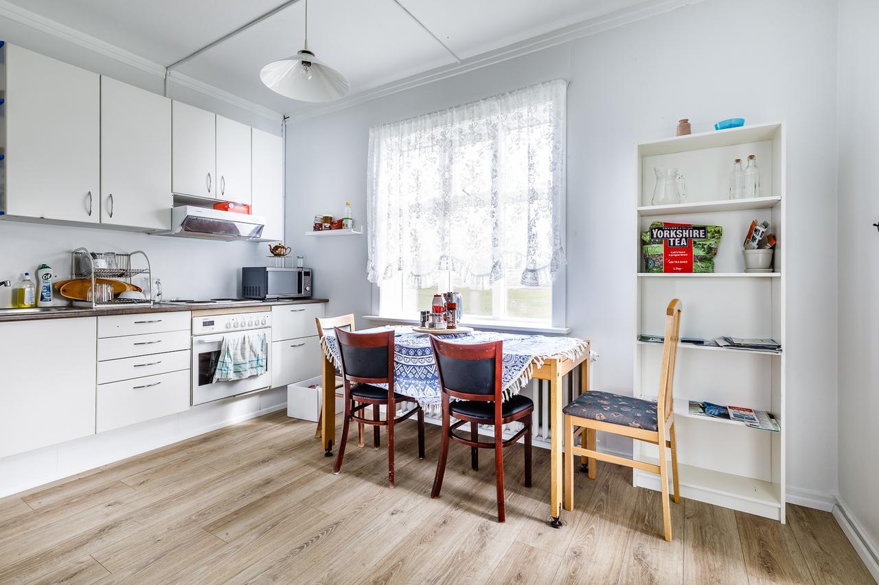 Riverside Hostel بلونديوس المظهر الخارجي الصورة