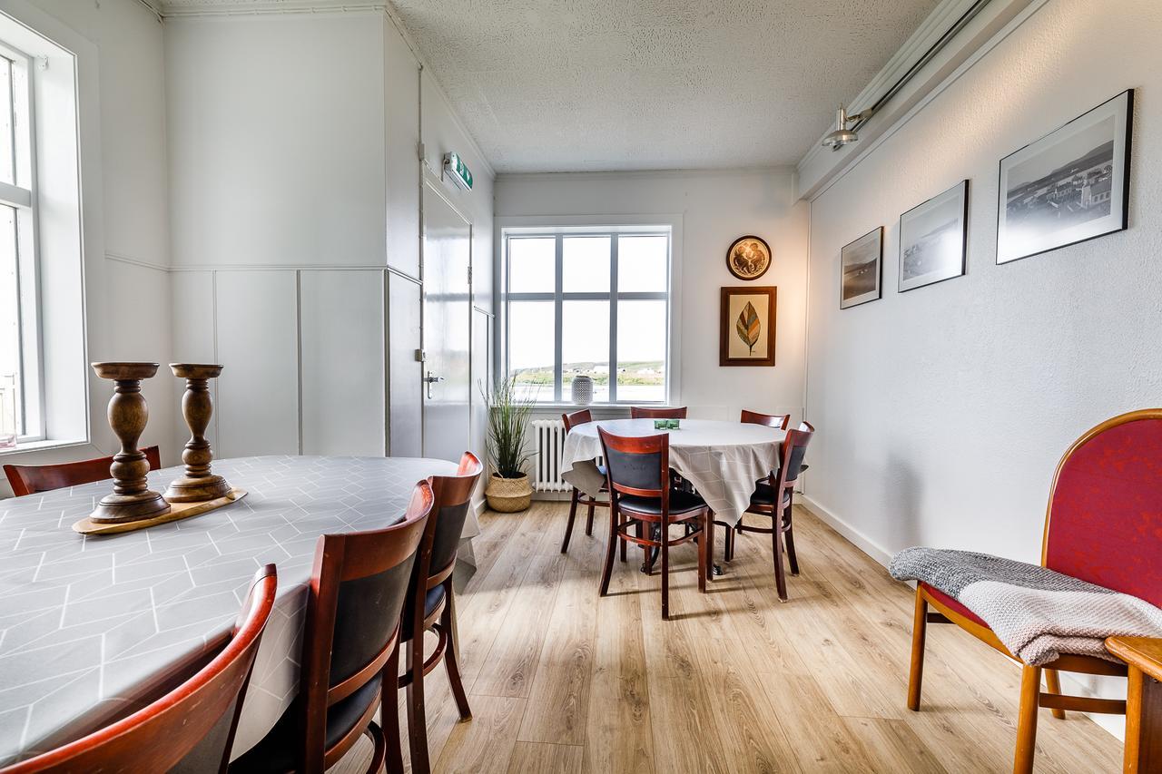 Riverside Hostel بلونديوس المظهر الخارجي الصورة