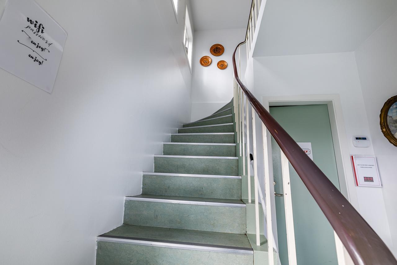 Riverside Hostel بلونديوس المظهر الخارجي الصورة
