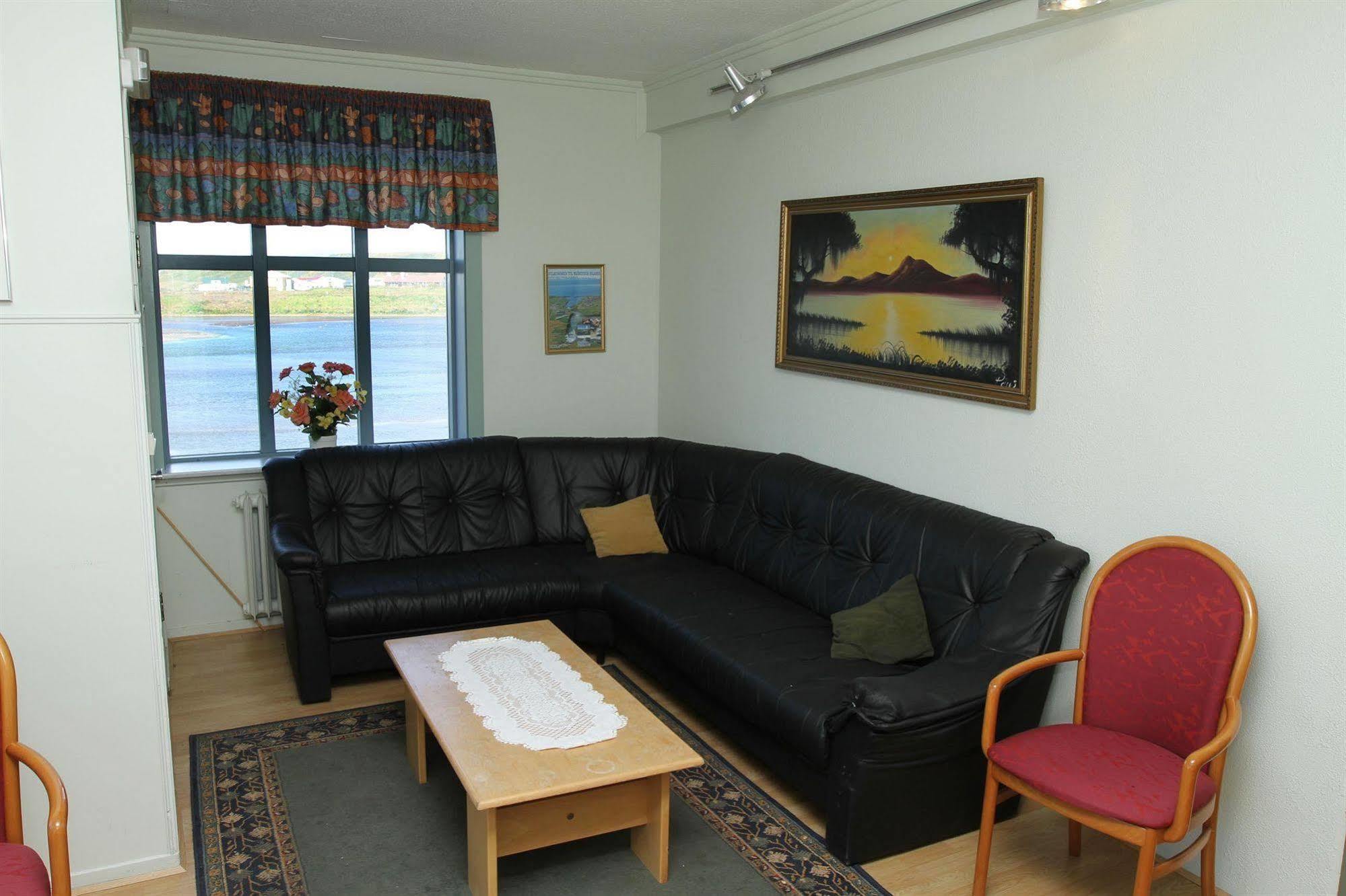 Riverside Hostel بلونديوس المظهر الخارجي الصورة